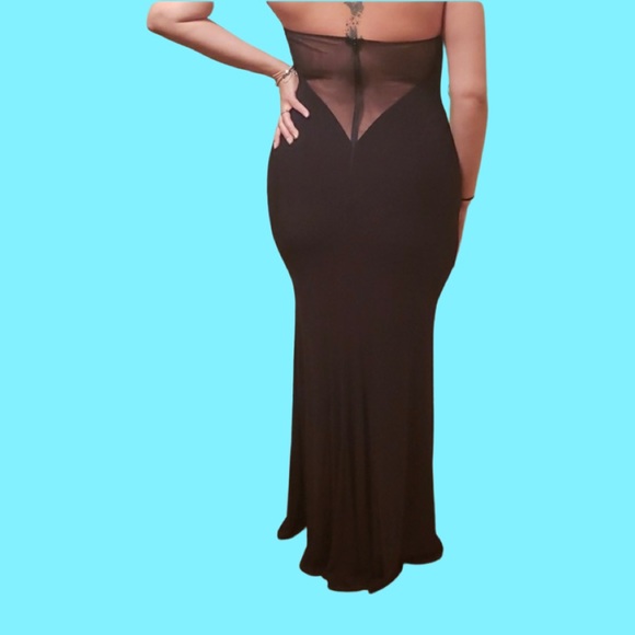 Size 14 Halter Style Black Classy Evening Gown - Picture 5 of 11